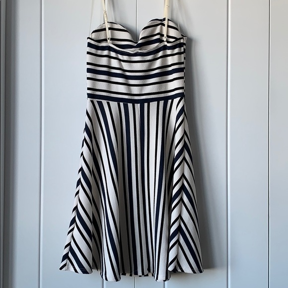 BNWT Noble U striped strapless party dress - Picture 2 of 4
